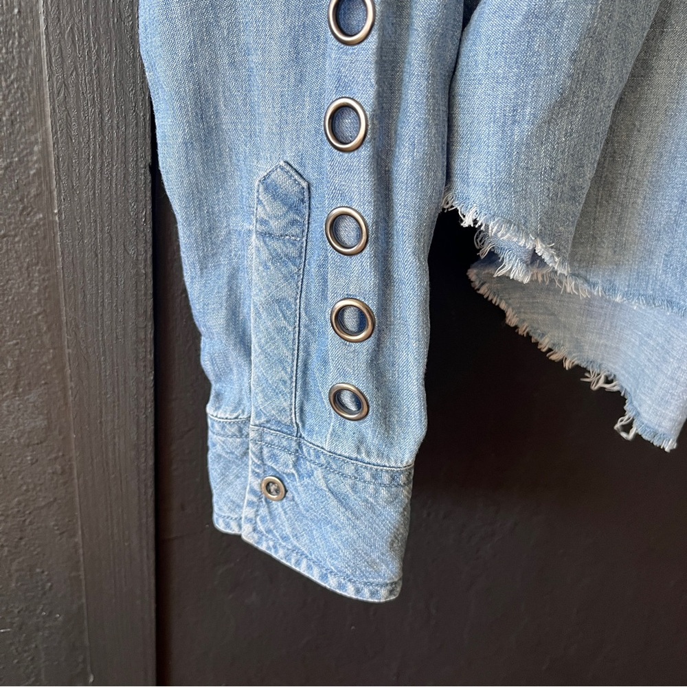 Rails Clayton Raw Hem Grommet Denim Shirt - Picture 7 of 14